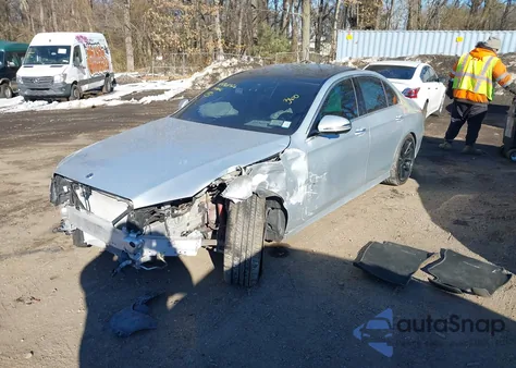 2019 Mercedes-Benz E 300 z USA, uszkodzony, nr VIN WDDZF4JB9KA502148